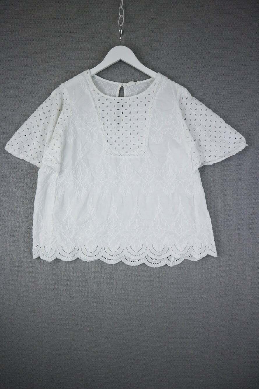Gap White Eyelet Embroidered Short Sleeve Blouse Size M Scalloped Hem